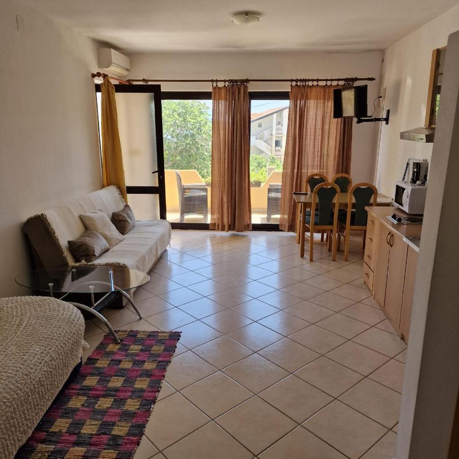 Apartments Damir 2838 Lopar Exterior photo
